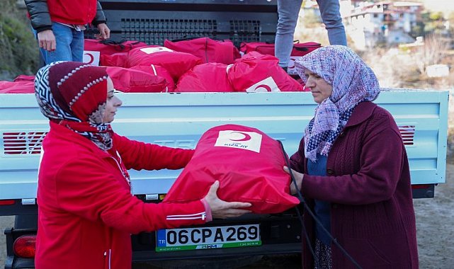 Kızılay'dan depremzedelere kış yardımı