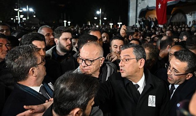 Manisa'daki şehit cenazesinde CHP Genel Başkanı Özgür Özel'e tepki!