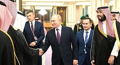Putin, Suudi Arabistan Veliaht Prensi Selman ile bir araya geldi