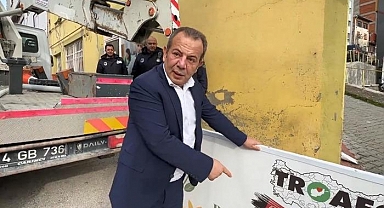 Tanju Özcan, Afgan sığınmacıların kurduğu derneğin tabelasını söktü: Bizden habersiz Bolu’da kimse tabela asamaz