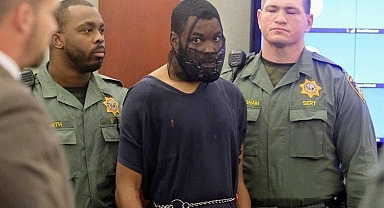 ABD'de hakime saldırdığı anlar viral olmuştu... Özel önlemlerle yeniden mahkemeye çıkarıldı