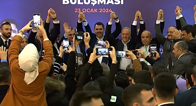 AK Parti İBB Başkan Adayı Murat Kurum, Küçükçekmece'de muhtarlar ve STK üyeleriyle bir araya geldi.