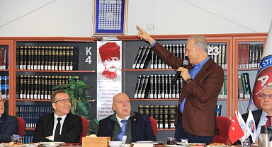 AKPARTİ Küçükçekmece Belediye Başkan Adayı Aziz YENİAY, Yazar ve Akademisyenlerle Buluştu