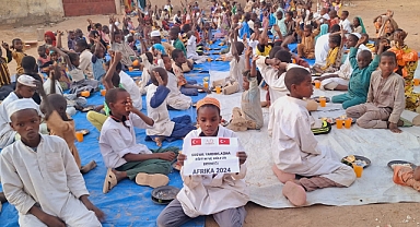 Alemder Derneği'nden Anlamlı Regaip Kandili Hareketi: Afrika'daki Yetim Çocuklara İftar Yemeği