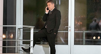 Almanya'da dikkat çeken anlar: Çiftçiler Bakan Habeck'in feribottan inişini engelledi