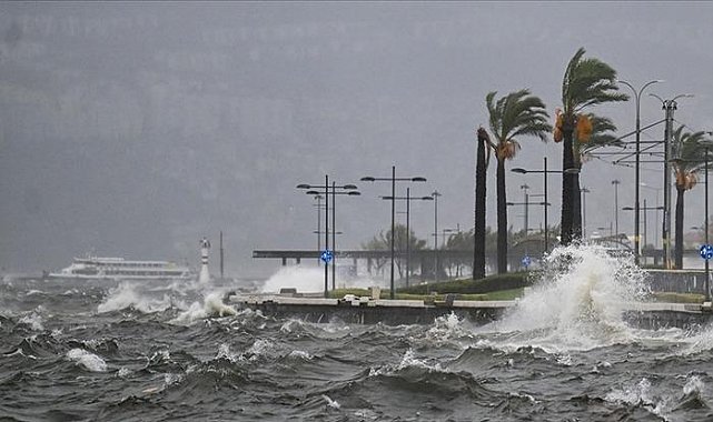 İstanbullular dikkat! Vapur seferlerine sağanak engeli: Açıklama geldi