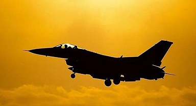 Orta Doğu'da hareketli gece! Hem ABD hem İngiltere saldırıya geçti: Savaş uçakları o kentleri vurdu