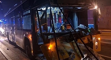 Şişli'de feci kaza! İETT otobüsü park halindeki kamyona çarptı, yaralılar var