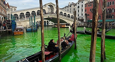 Venedik’ten radikal karar: 25 kişiden fazla olan turist gruplarına yasak