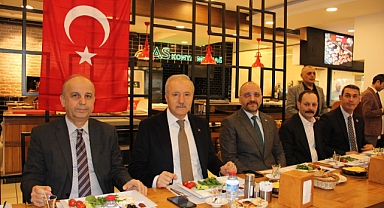 AK Parti Küçükçekmece Belediye Başkan Adayı Aziz Yeniay Hep birlikte Küçükçekmece için çalışalım(VİDEOLU HABER)