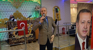Aziz Yeniay ,Küçükçekmede'deki Kastamonulularla bir araya geldi.