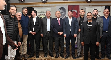 Küçükçekmece Belediye Başkanı Kemal Çebi,Bitlis Sivil Toplum Kuruluşları kahvaltıda buluştu.