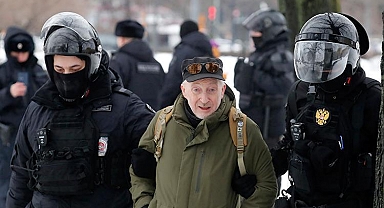 Rusya'da Navalny protestoları devam ediyor... Gözaltı sayısı 400’e yükseldi