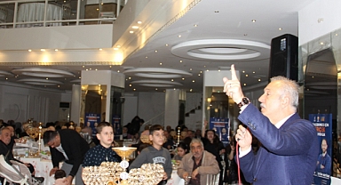 AK Parti Küçükçekmece Belediye Başkan Adayı Aziz Yeniay, Makedonya Dernek İftarına Katıldı