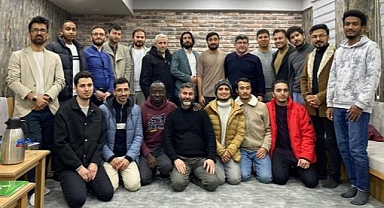 Asrı Vefa Derneği'nde Afrikalı ve Taylandlı Kardeşlerle Birlikte Iftar Sofrası