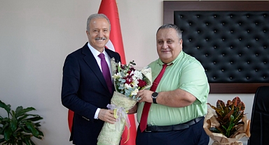 Aziz Yeniay, 14 Mart Tıp Bayramı dolayısıyla ziyaretlerde bulundu