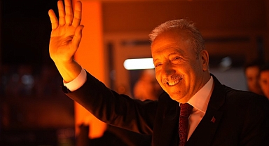 Aziz Yeniay'dan Gençlere Teşekkür: