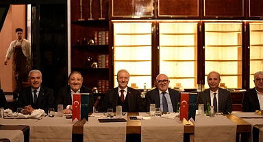 Aziz Yeniay, ''Üreten, büyüyen, gelişen Küçükçekmece için hep birlikte çalışacağız.