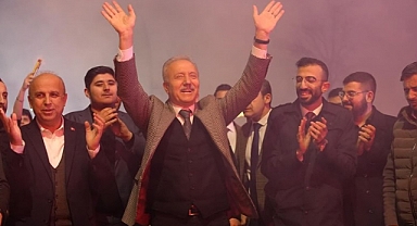 Aziz Yeniay ve Gençler Sahurda Bir Araya Geldi: Birlik ve Enerjiyle Geleceğe