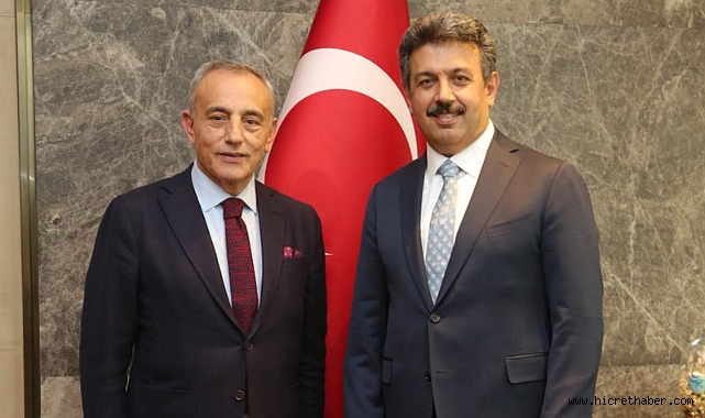 Küçükçekmece'de Çay Keyfi 1 Lira: Başkan Karadeniz'in Projesi.