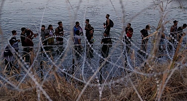 Teksas'da göçmen krizi! Yüksek Mahkeme yeşil ışık yaktı, Temyiz Mahkemesi askıya aldı