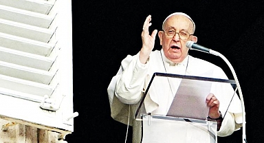 Türkiye'nin teklifini hatırlattı! Papa'dan Ukrayna'ya: Beyaz bayrak çekin