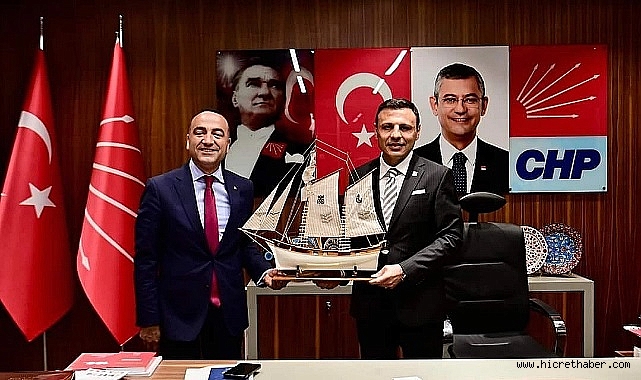 Hasan Dalkıran, chp İstanbul İl Başkanı Özgür Çelik'i makamında ziyaret etti