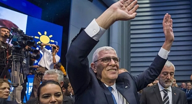 İYİ Parti'de Müsavat Dervişoğlu aldığı 611 oyla yeni Genel Başkan seçildi.