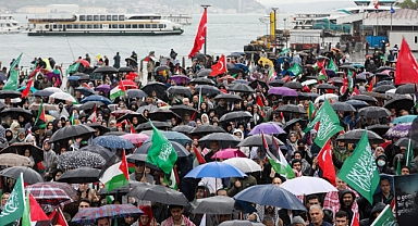 On Binlerce Kişi Üsküdar'da Filistin'e Destek İçin Yürüdü!
