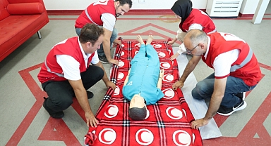 İlk yardım hayat kurtarır/ Kızılay her evde bir ilk yardımcı hedefine eğitimlerle yaklaşıyor