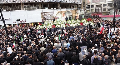 İran’da halk Reisi’yi anmak için toplandı