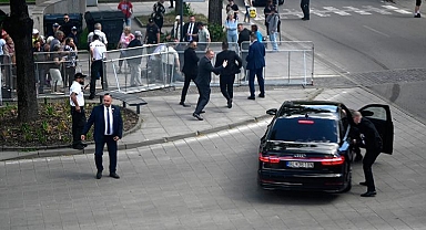 Silahlı saldırıya uğrayan Slovakya Başbakanı Robert Fico 'hayati tehlikeyi atlattı'