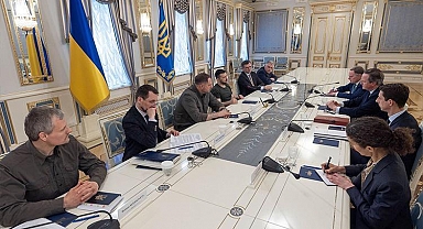 Ukrayna'ya bir iyi haber daha!  İngiltere'den her yıl 3 milyar poundluk askeri destek sözü