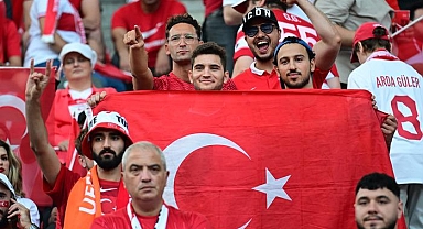 Alman polisi, 'Bozkurt' selamı verenlerin peşine düştü! Maç bitti, soruşturma başladı