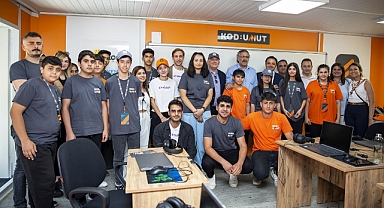 Bilkom ve Token deprem bölgesindeki gençleri teknoloji eğitimiyle buluşturuyor