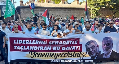 Bursa'da Gazze'ye Destek Yürüyüşü: 10.000 Kişi Şehitler İçin Bir Araya Geldi