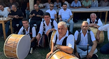 Çakıldak Güreşlerinde Engin Yılmaz'a Sevgi Seli