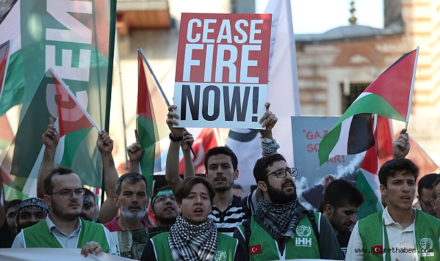 Fatih’te Binlerce Kişi Filistin İçin Yürüdü