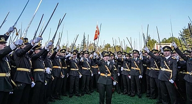 Teğmenlerin kılıçlı yemini gündem olmuştu! MSB'den açıklama 'Gereken işlemler yapılacaktır'