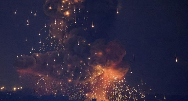 İsrail, Lübnan'ın başkenti Beyrut ve Suriye'yi vurdu! Şiddetli patlamalar yaşandı