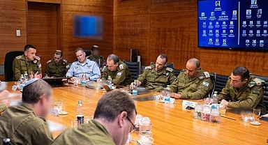 İsrail toplantısında fotoğraf detayı: Sinvar soruları yeniden gündem