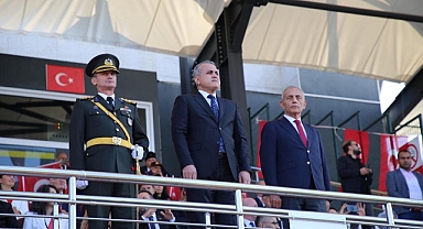 Küçükçekmece, Cumhuriyet Bayramı'nın 101. yılını coşkuyla kutladı.