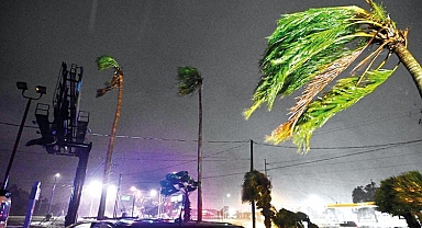 Milton Kasırgası Florida'yı Vurdu: Yüzyılın En Güçlü Kasırgası 205 km Hızla Yıkım Getirdi, 10 Ölü