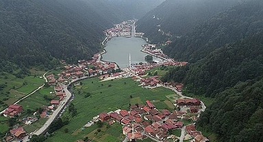Bakan Kurum'dan açıklama! Uzungöl'ün çevresi kaçak yapılardan temizlenecek