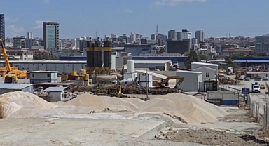 Küçükçekmece'de Beton Santrali Skandalı: Mahalle Sakinleri Yetkililere İsyan Ediyor