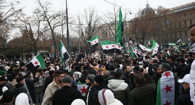 Avrupa ülkeleri Suriyelilerin iltica başvurularını askıya aldı!