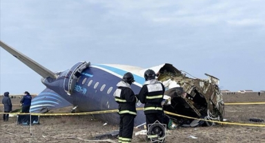 Azeri uçağına kurşun mu sıkıldı? İddialar gündemi bomba gibi sarstı!