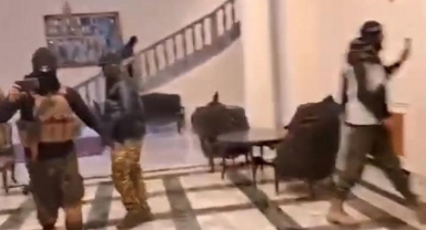 Halep'ten ses getiren görüntü! Muhalifler Esad'ın evine girdi
