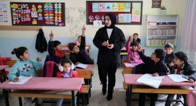 Resmî Gazete'de yayımlandı: Aday Öğretmenlik ve Öğretmenlik Mesleği Kariyer Basamakları Yönetmeliği