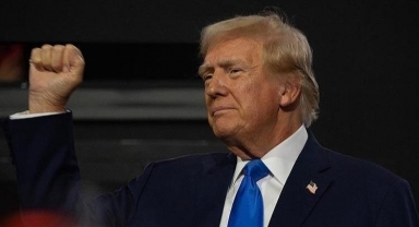 Trump, seçilmesinden sonraki ilk yurt dışı gezisi Fransa'ya